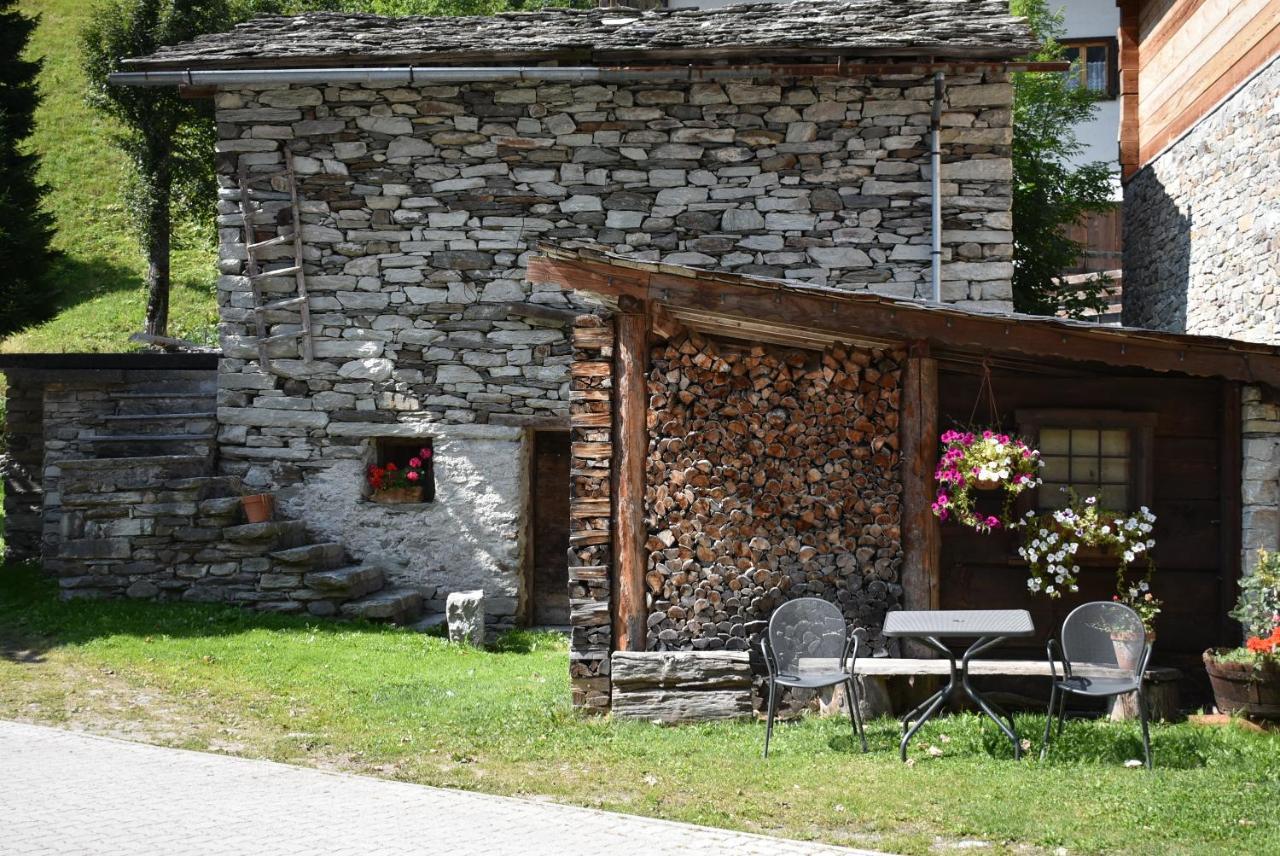 Albergo Mangusta Madesimo Exterior photo